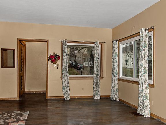 2nd image of 505 N Madriver St