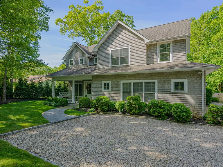 147 Warfield Way — Photo 2