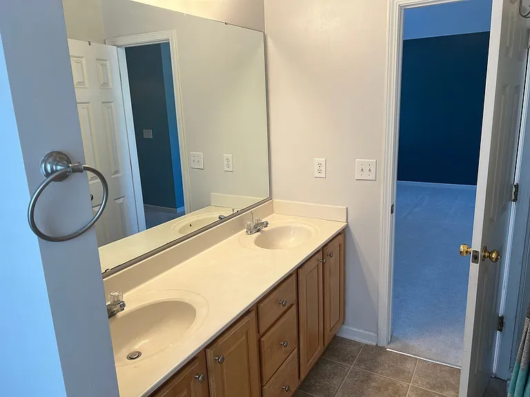 408 Moat Ct — Photo 21