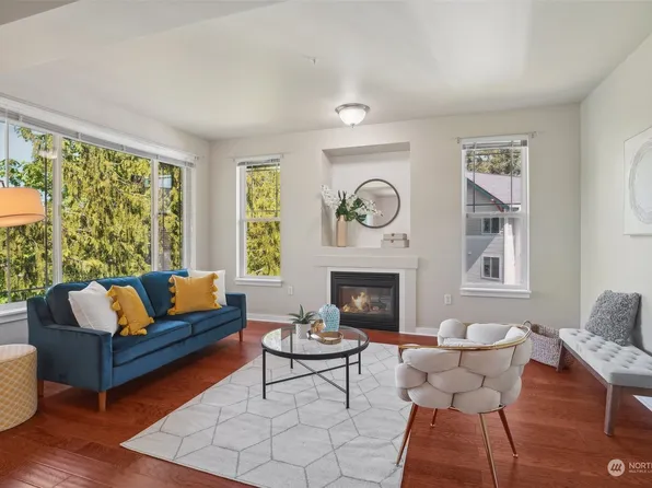 13301 SE 79th Place #C414, Newcastle, WA 98059