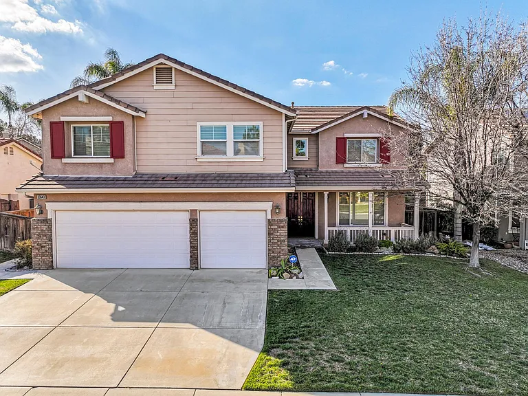 33643 Honeysuckle Ln — Photo 1