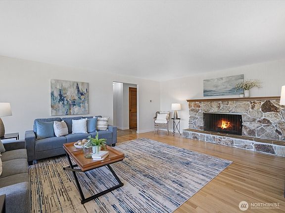 4th image of 19201 51st Avenue NE