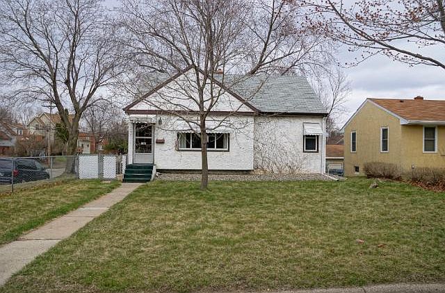 1st image of 301 12th Ave S
