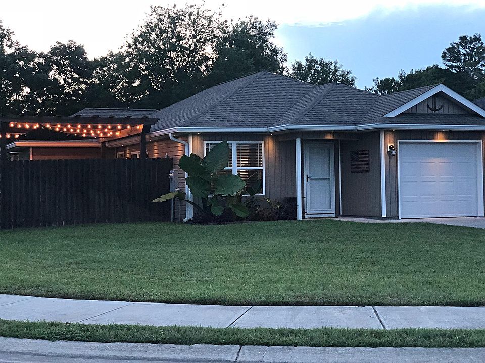 2nd image of 1939 Crosscreek Cir
