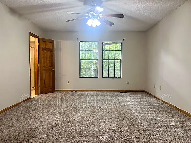 214 Brookside Dr — Photo 12