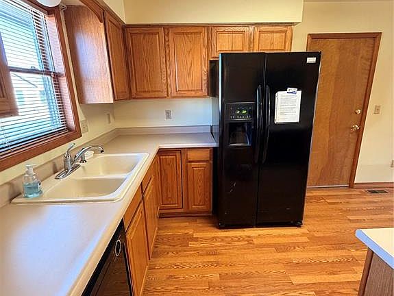 5th image of 1323 Park Ave APT 6