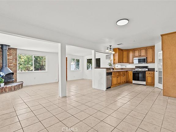3rd image of 21124 Rosedell Dr