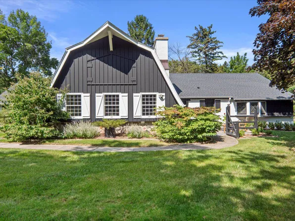 7900 North Club CIRCLE, Fox Point, WI 53217