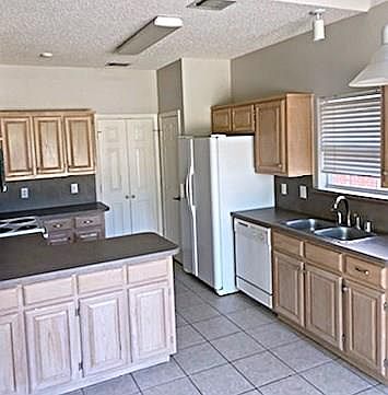 3rd image of 1442 Creekbank Dr