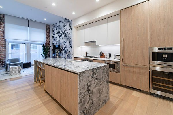 Main Kitchen - Fully Equipped 
- Gas cooktop
- Oven
- Microwave
- Dishwasher
- Built-in coffee machine
- Wine fridge
- Refrigerator
- Stainless steel cookware
- A wide array of utensils
- Essential Cooking tools
- Baking equipment
- Small Appliances