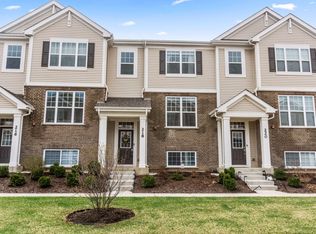 218 Timberleaf Cir, Roselle, IL