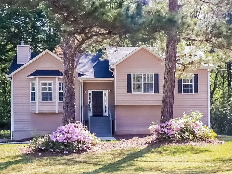 15 Pine Oak Cir — Photo 1