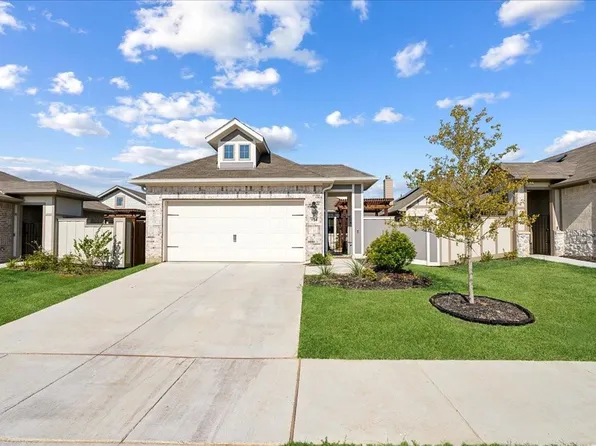 920 Cricket St, Aubrey, TX 76227