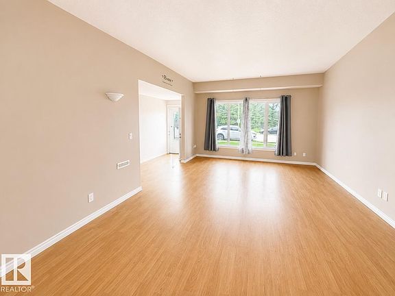 2nd image of 4923 49th St