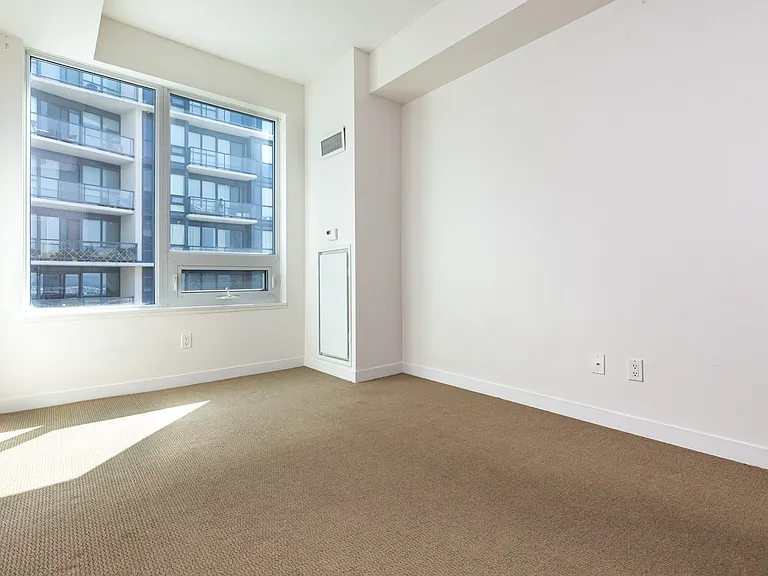 55 E Liberty St — Photo 31