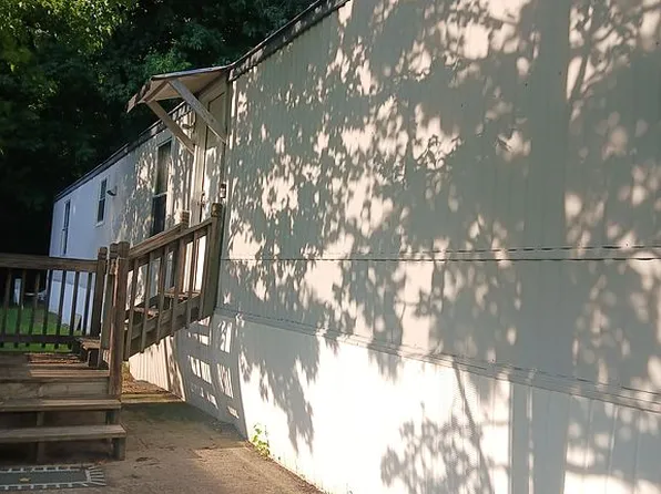 3607 S Elm Eugene St Trailer 126, Greensboro, NC 27406