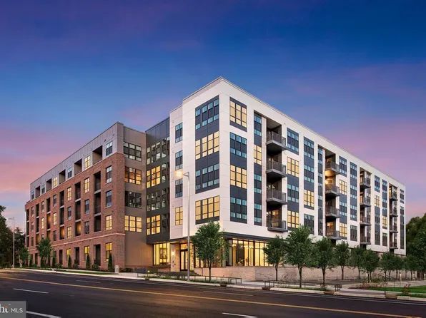 1761 Old Meadow Rd #412, McLean, VA 22101