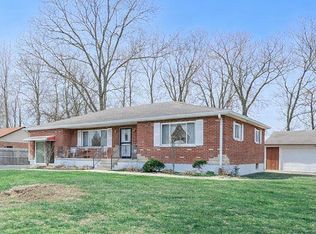 1206 Sycamore Ln, Amelia, OH 45102