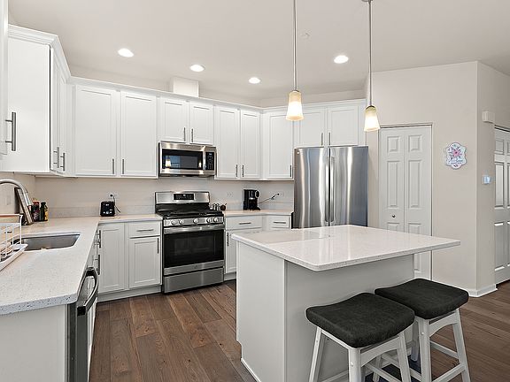 4th image of 12706 W Kenmore Ct