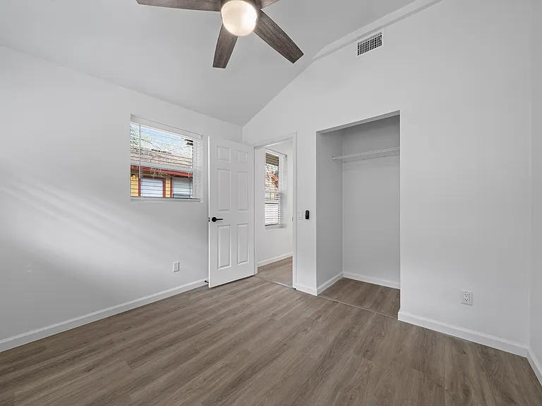 901 NW 4th Pl — Photo 24