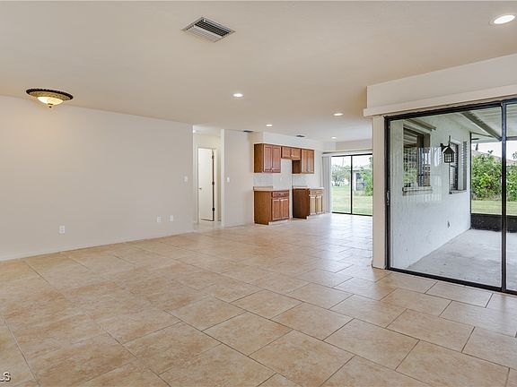 4th image of 1145 SE 19th Ter