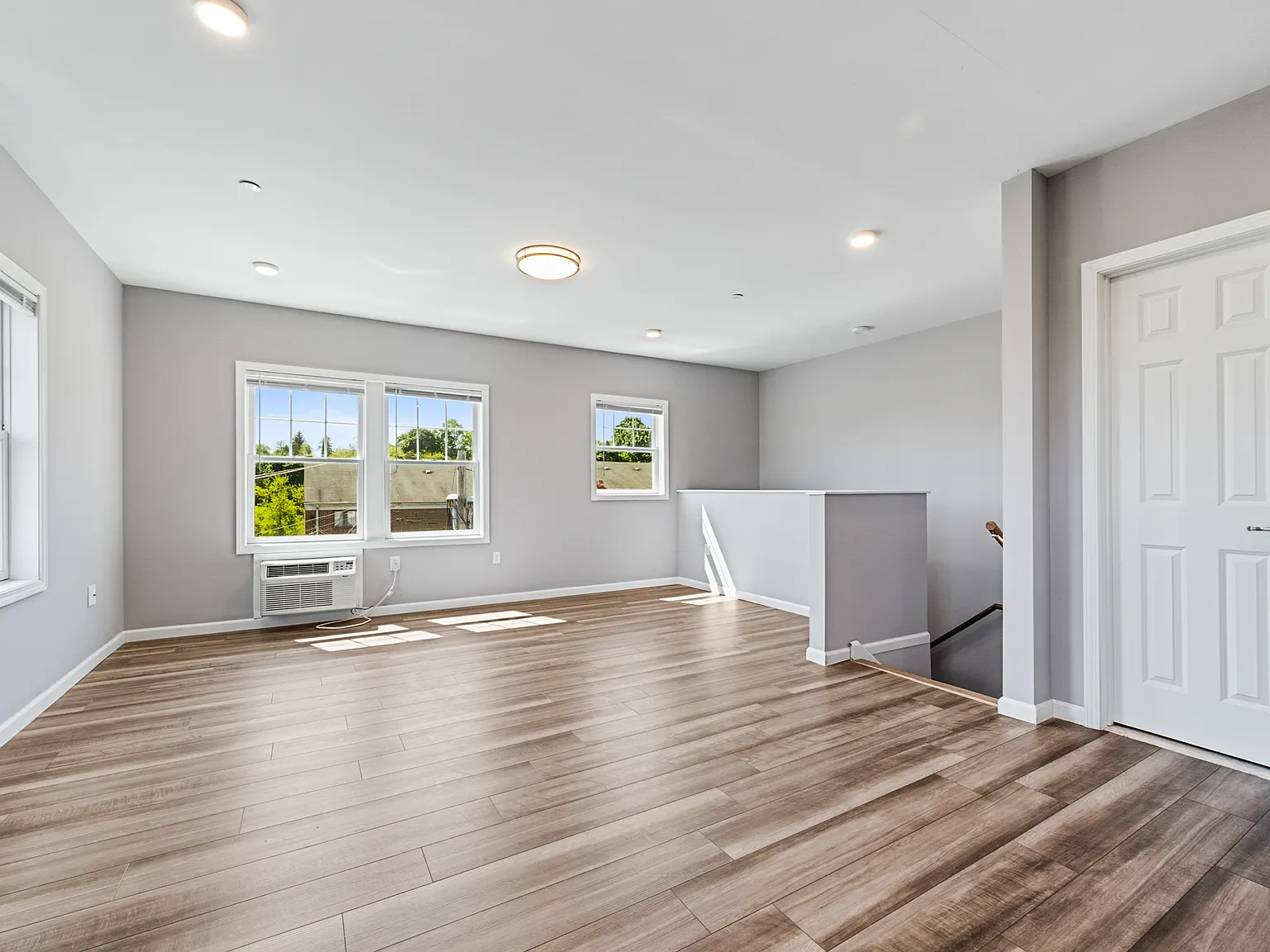 2 bed, 1.5 bath, 950 sqft, $3,400 — Photo 4