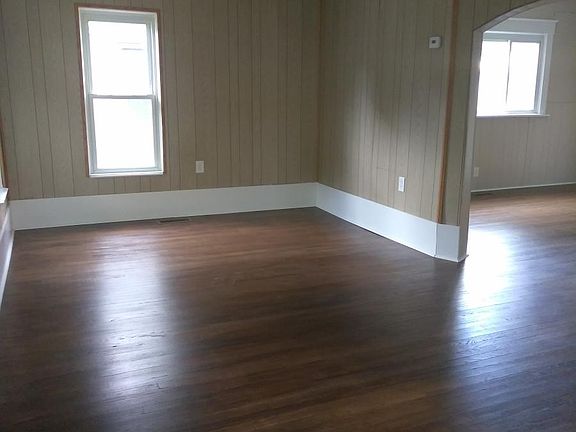 3rd image of 1607 Marine St