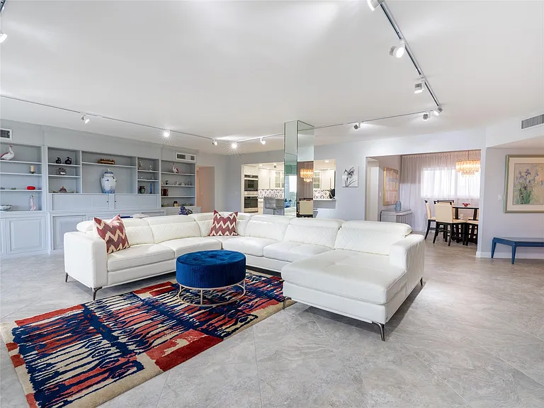 2850 N Palm Aire Dr #601 — Photo 30