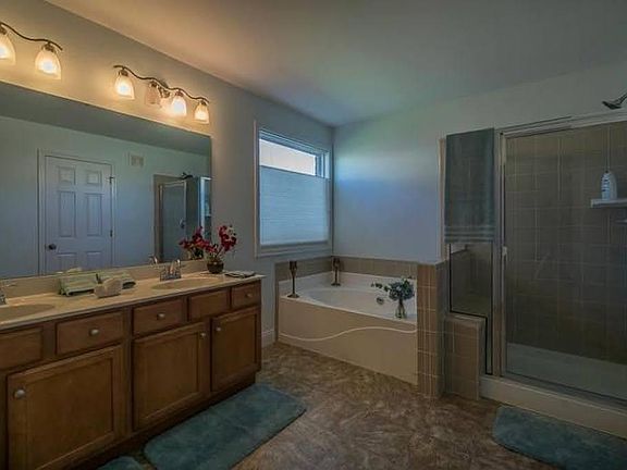 5th image of 10081 Meadow Woods Ln