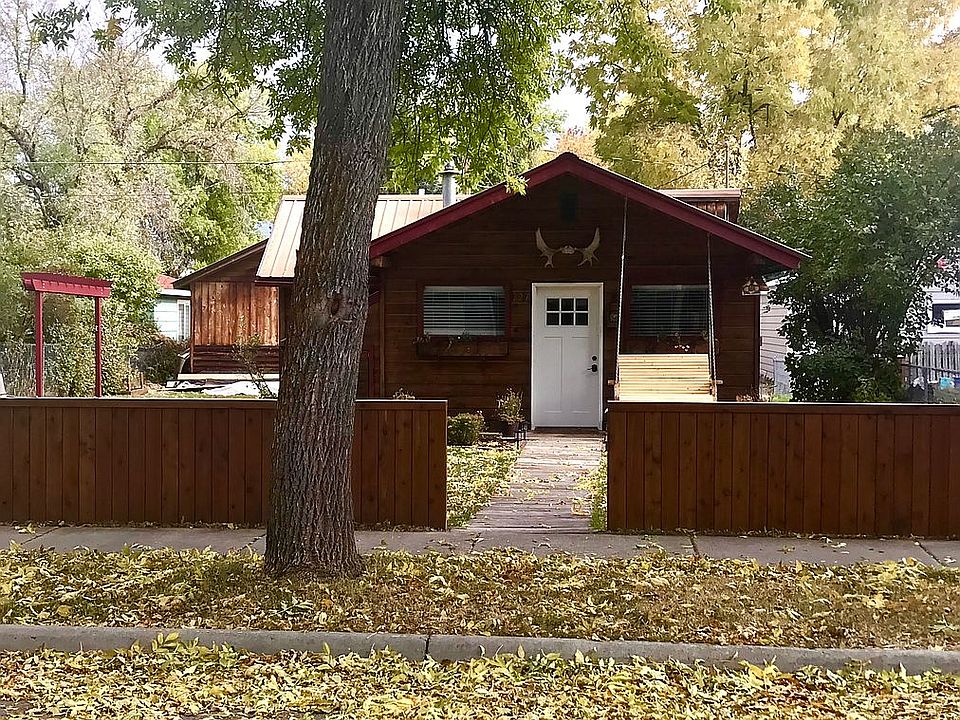 2nd image of 727 Columbia Ave