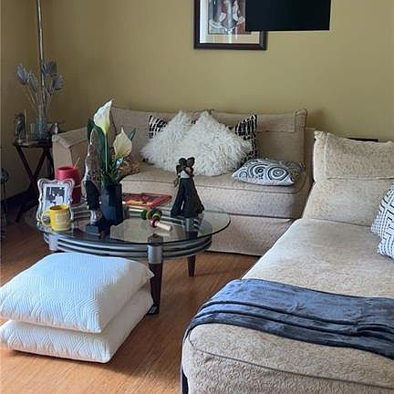 3rd image of 105 Pond Way #105