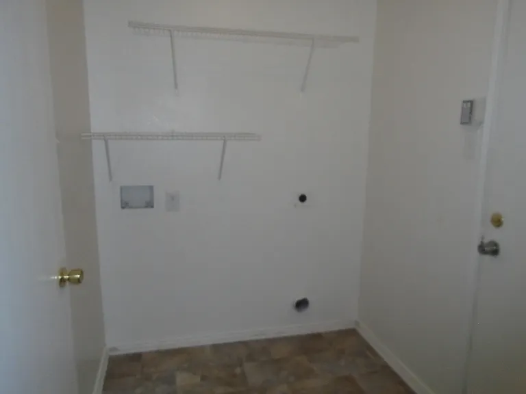 5008 Waterford Dr — Photo 11