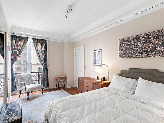 5th image of 510 W 110th St APT 8D