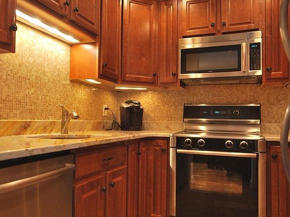 3rd image of 416 Marlborough St APT 705