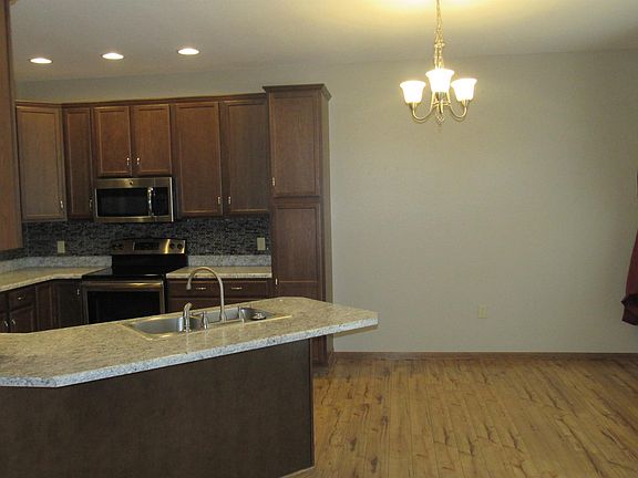 4th image of 1411 Highland Pointe Way