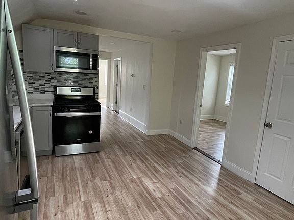 4th image of 780 Montello St Unit 2