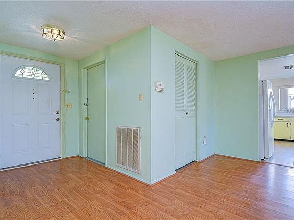 4th image of 6813 Wayside Ct