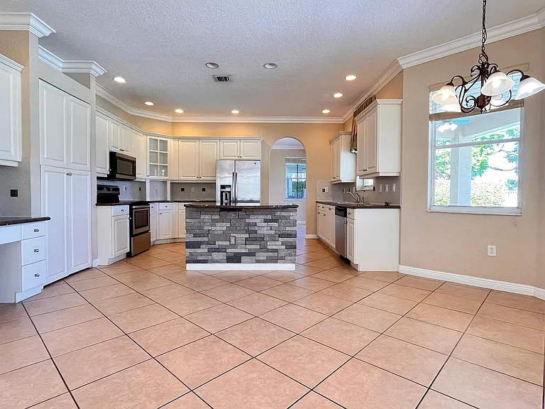 9546 Worswick Ct — Photo 2