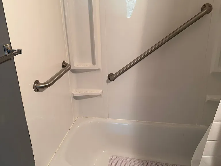 1 bed, 1.0 bath, 350 sqft, $1,000 — Photo 13