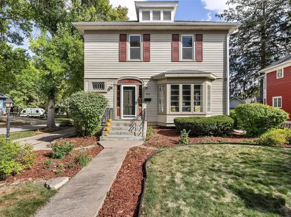 616 5th Ave NW, Mount Vernon, IA 52314