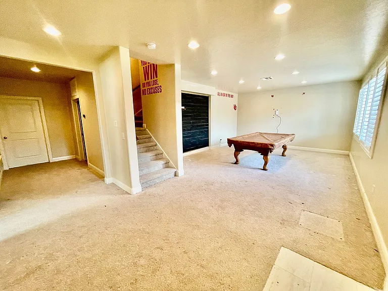 436 E Paris Dr — Photo 16