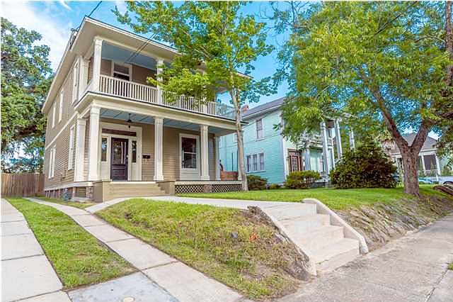 2nd image of 10 N Monterey St