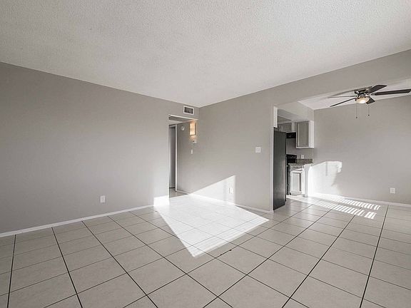 4th image of 413 N 14th St APT 1
