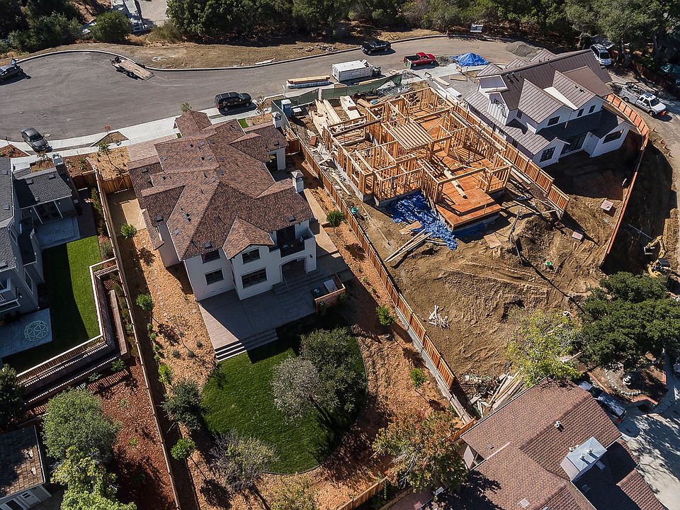 2nd image of 605 Warrenton Rd