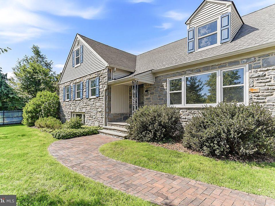 1st image of 107 Mansion Dr