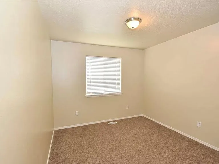 3341 N Maplestone Ave — Photo 18