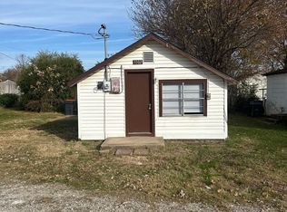 1102 Walnut Ave, Springdale, AR 72764
