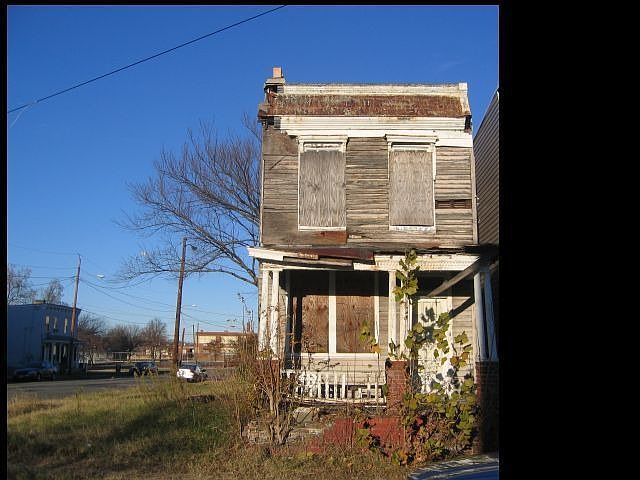 2nd image of 2902 E Leigh St