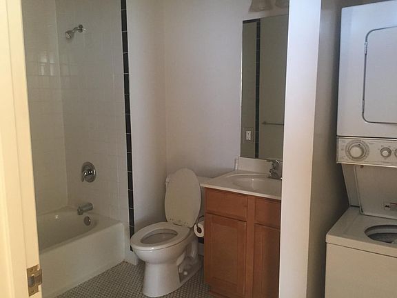 4th image of 1112 S Boyle Ave