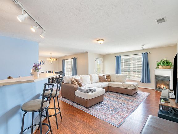 5th image of 343 Maiden Ct APT 1